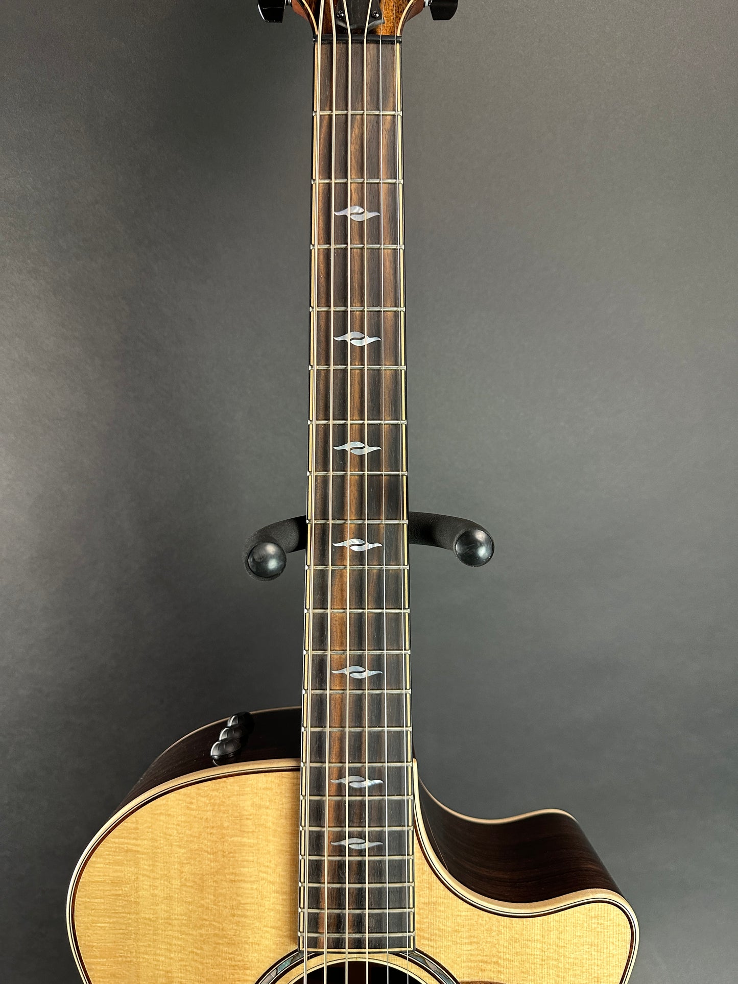 Fretboard of Used 2022 Taylor 814ce V-Class.