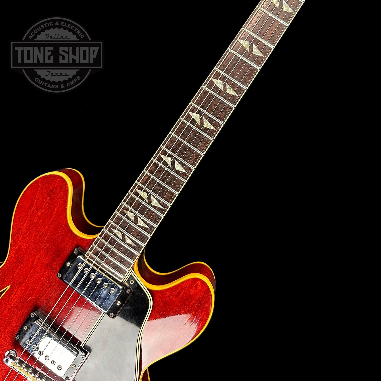 Fretboard of Vintage 1966 Gibson Trini Lopez Cherry.