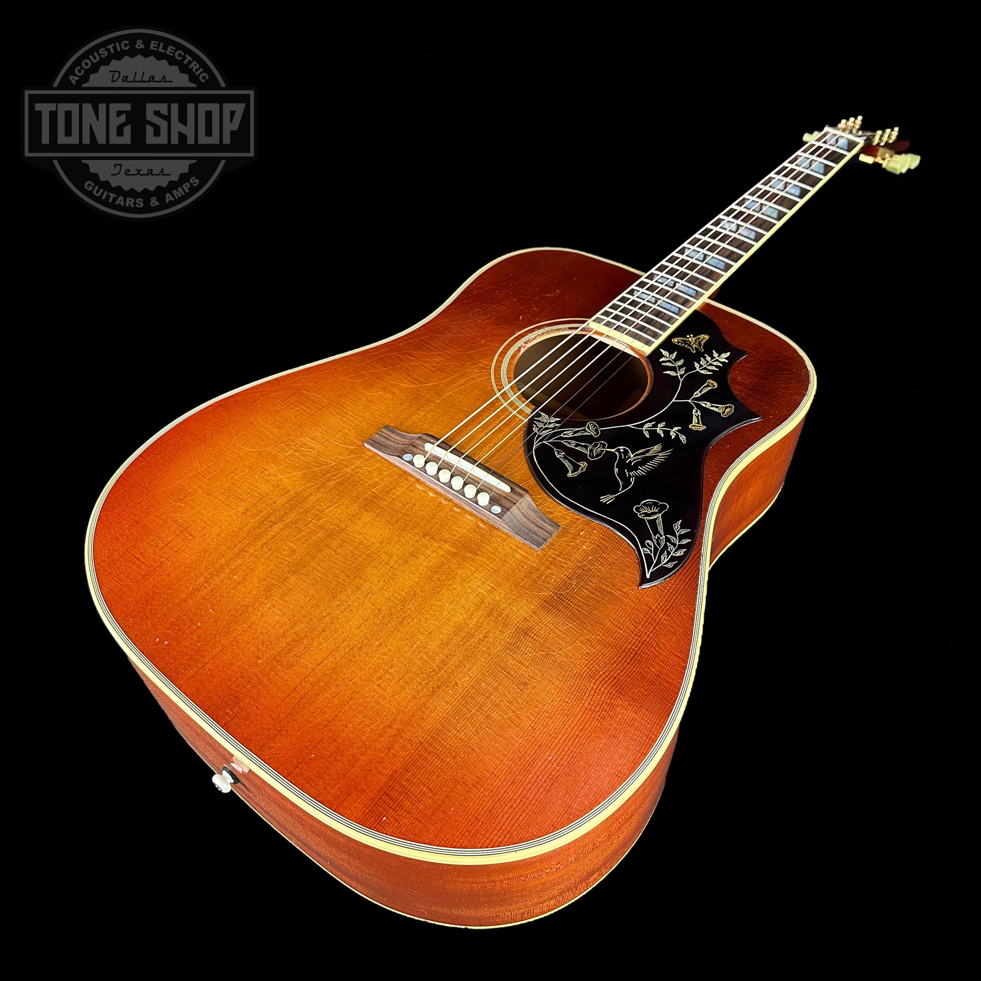 Front angle of Gibson Acoustic 1960 Hummingbird Murphy Lab Light Aged Heritage Cherry Sunburst.