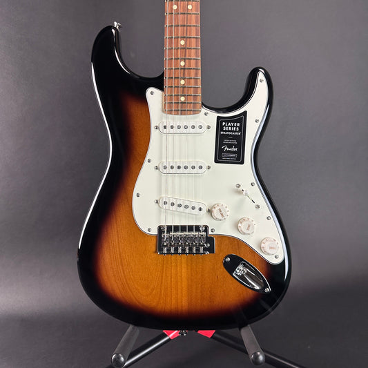 Front of Used 2024 Fender Player Stratocaster Pau Ferro 2-Tone Sunburst.