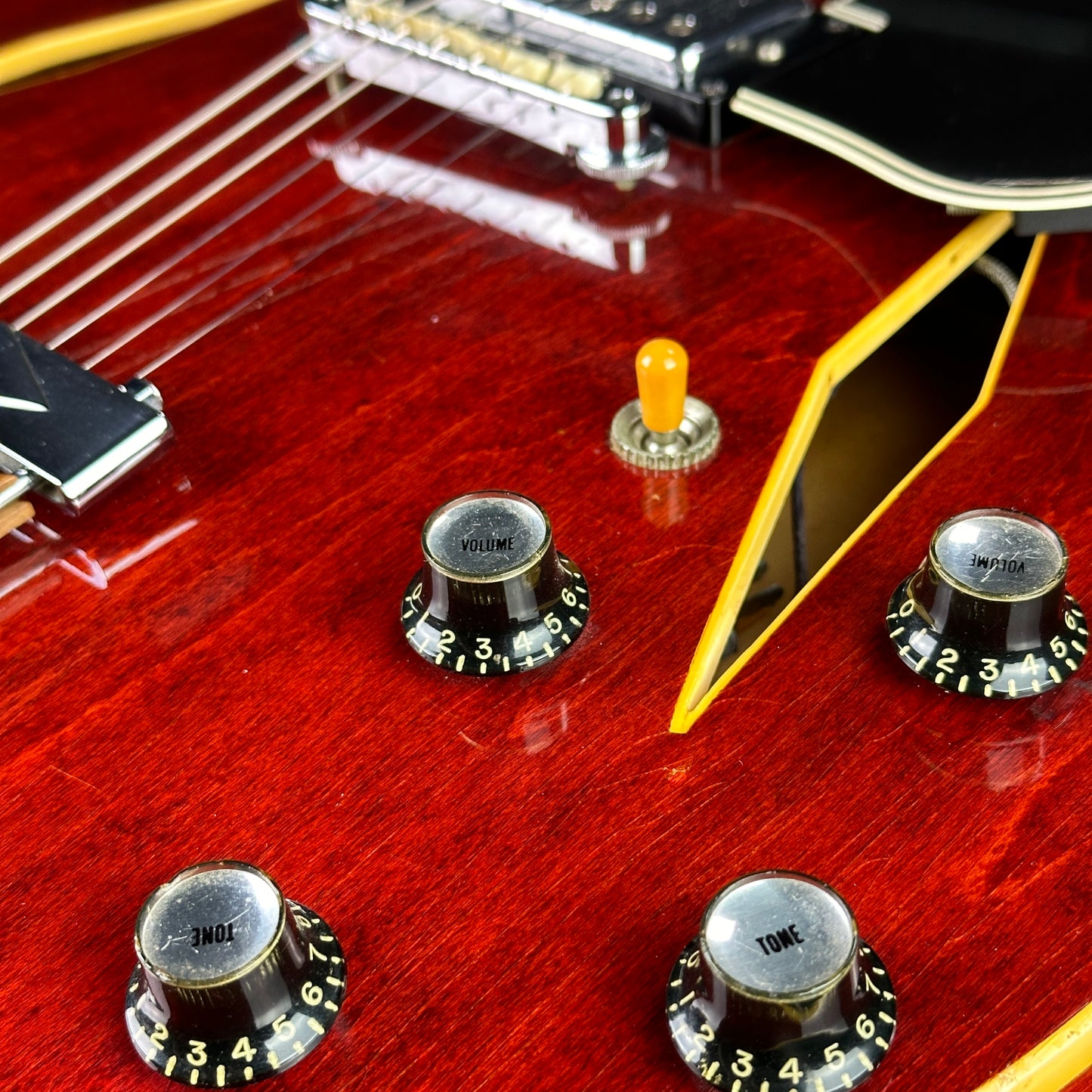 Controls of Vintage 1966 Gibson Trini Lopez Cherry.