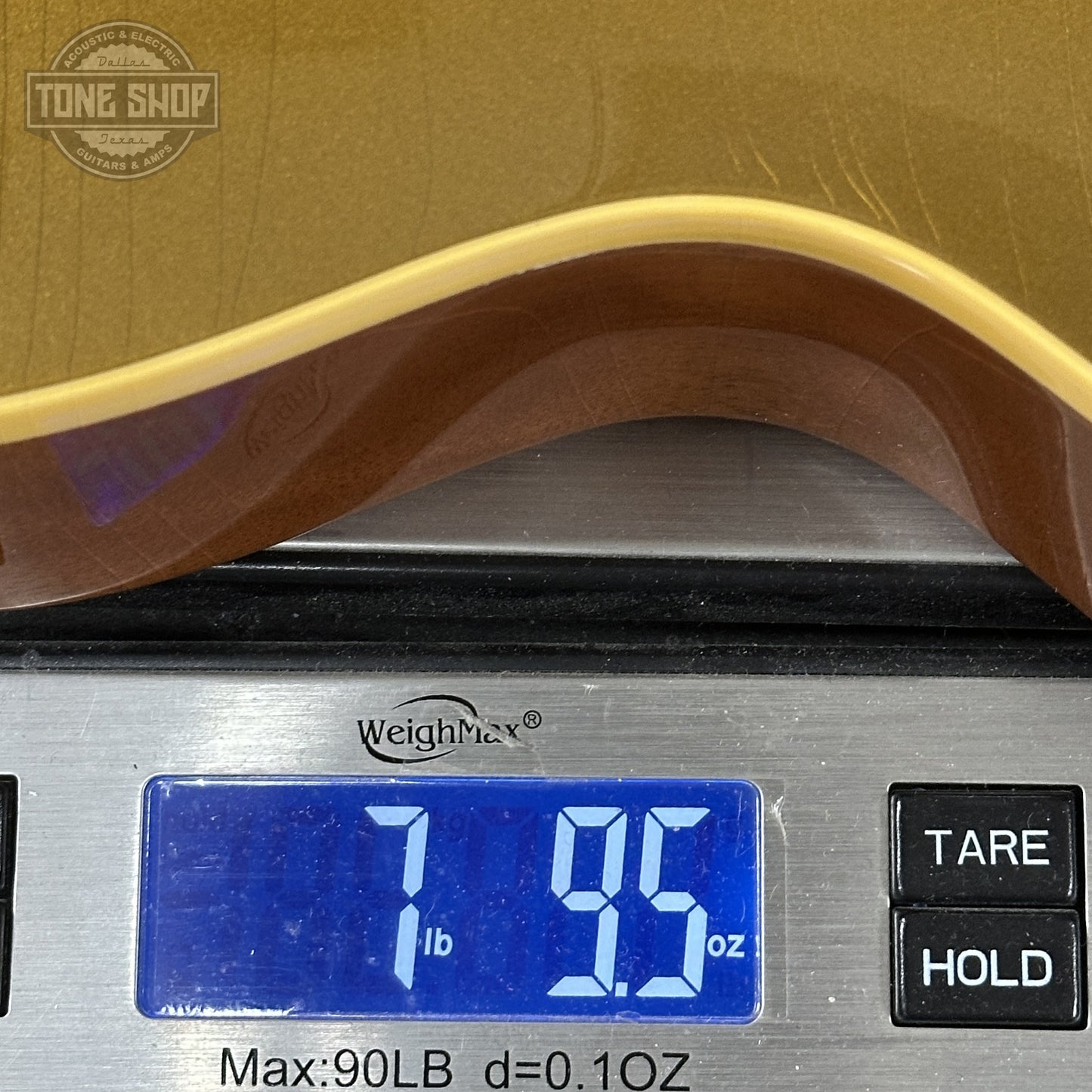 Weight of Gibson Custom Dealer Select 1956 Les Paul Double Gold Bigsby Ultra Light Aged 65466.