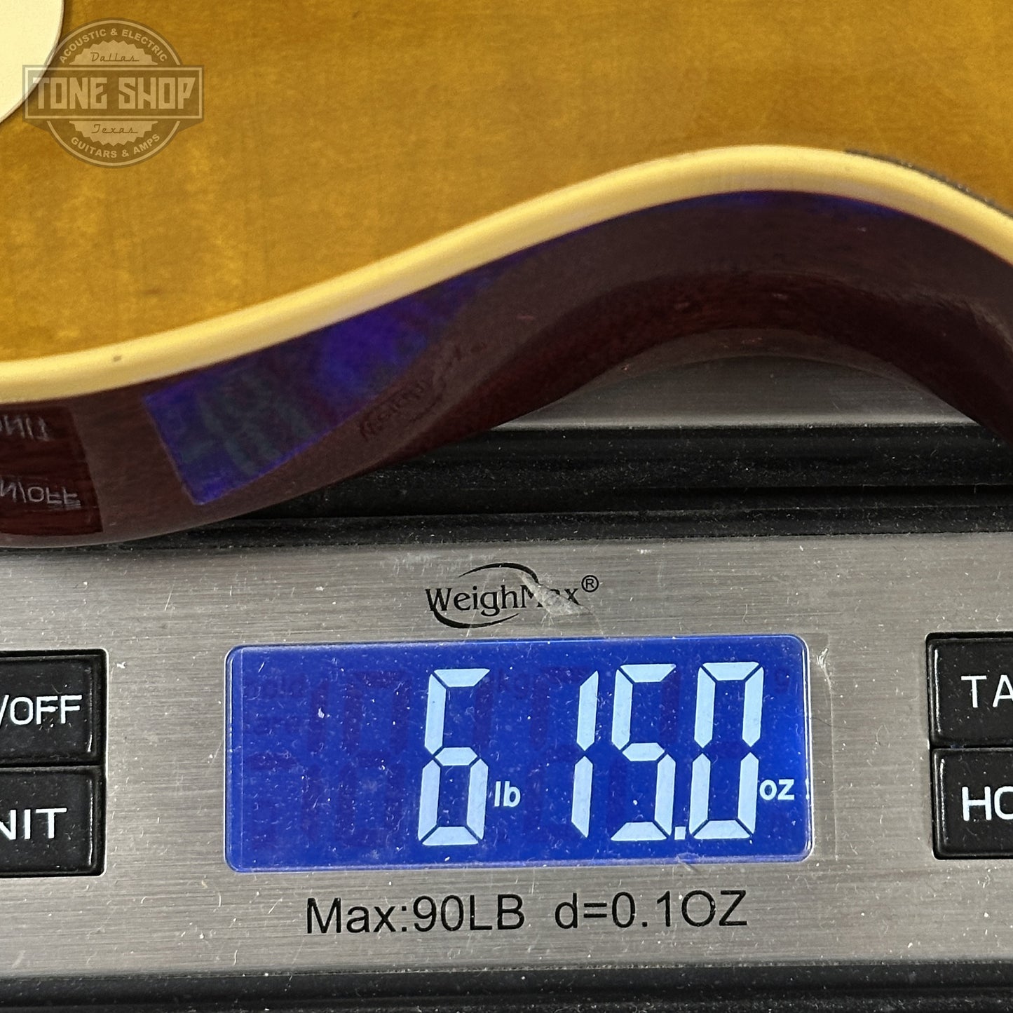 Gibson Custom Dealer Select 1959 Les Paul Chambered Lemon Burst Light Aged 942369 on scale.