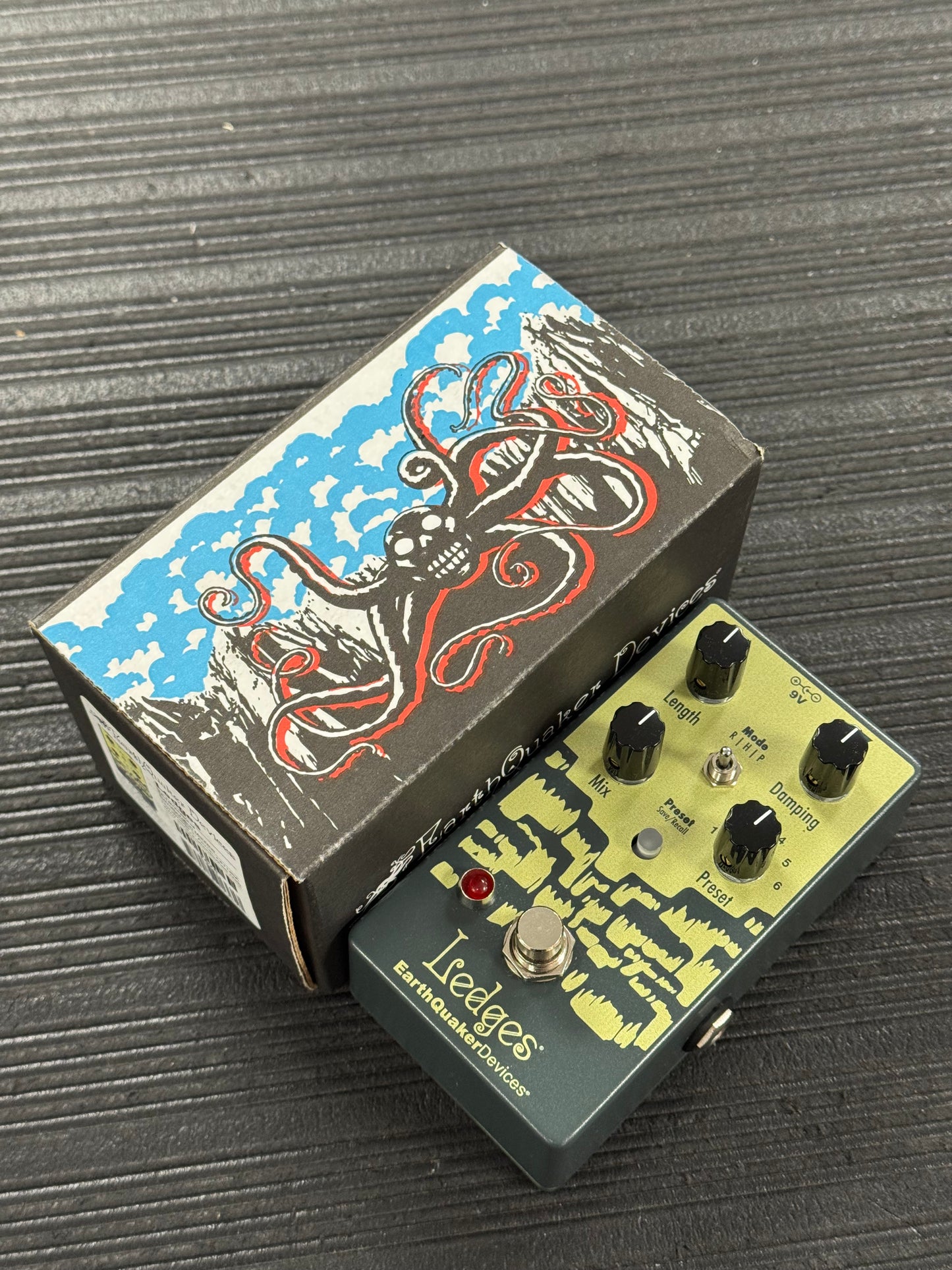 Used EarthQuaker Devices Ledges Tri-Dimensional Reverberation Machine TSS6260