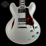 Front of Gibson Custom Shop 1959 ES-355 Reissue Diamond F-Holes Silver Sparkle Heavy Flake Gloss.