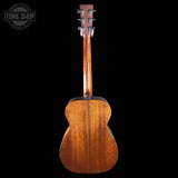 Full back of Used 2015 Martin 00 Jeff Tweedy w/Fishman PU.