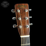 Headstock of Vintage 1960 Martin 000-28.