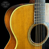 Shoulder of Vintage 1960 Martin 000-28.