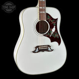 Front angle of Gibson Custom Dove Alpine White LR Baggs VTC.