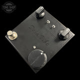 Front angle of Used Fulltone Deja Vibe Black Edition.