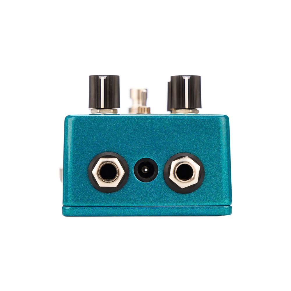 Back of Earthquaker Devices Aurelius Tri-Voice Chorus.