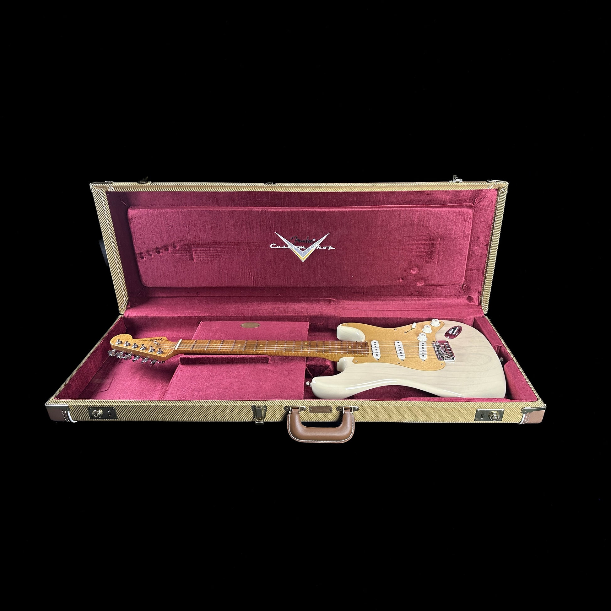 Used Fender Custom Shop Stratocaster NOS Honey Blonde in case.