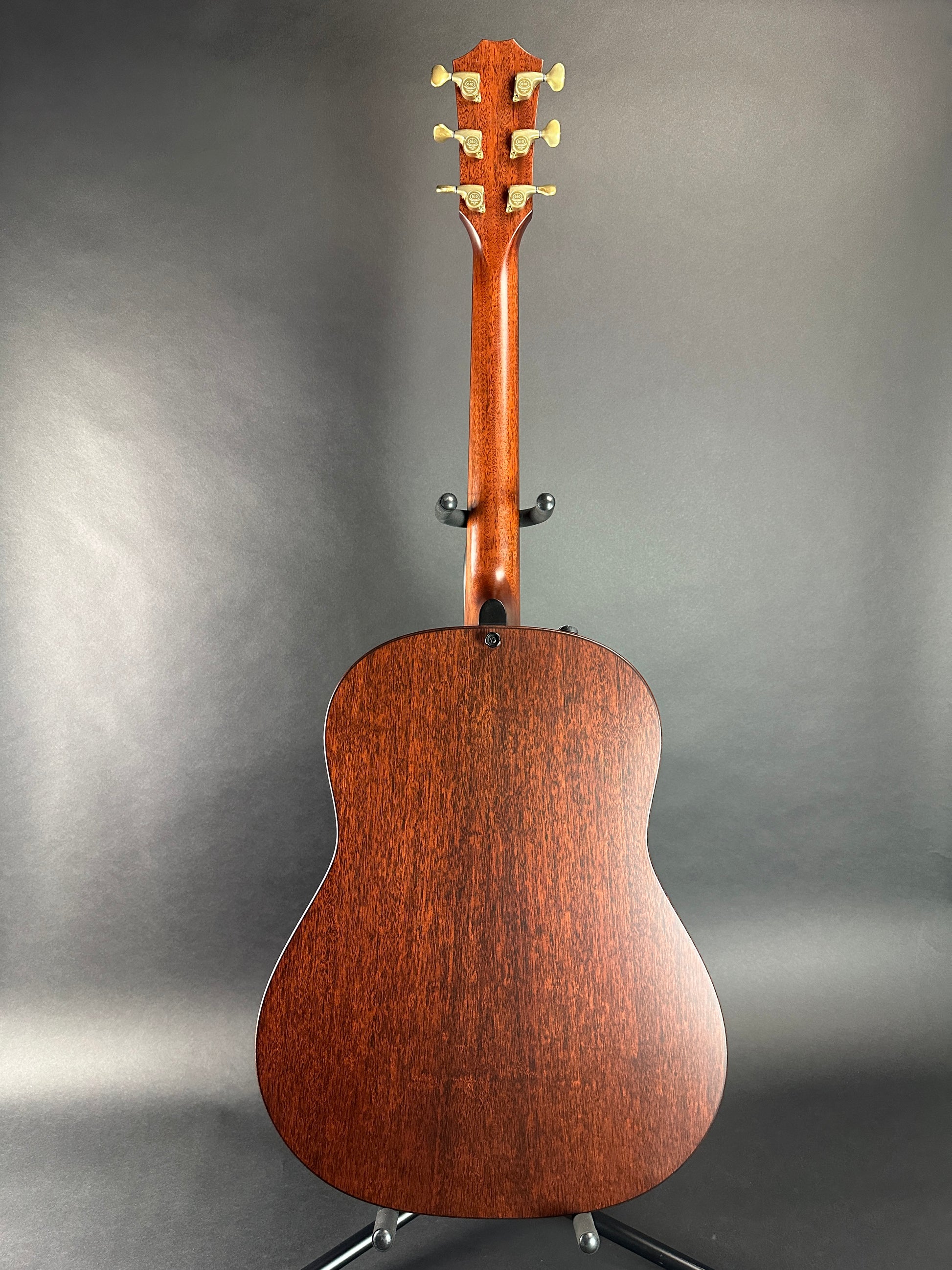 Full back of Used Taylor 517e Builder's Edition.