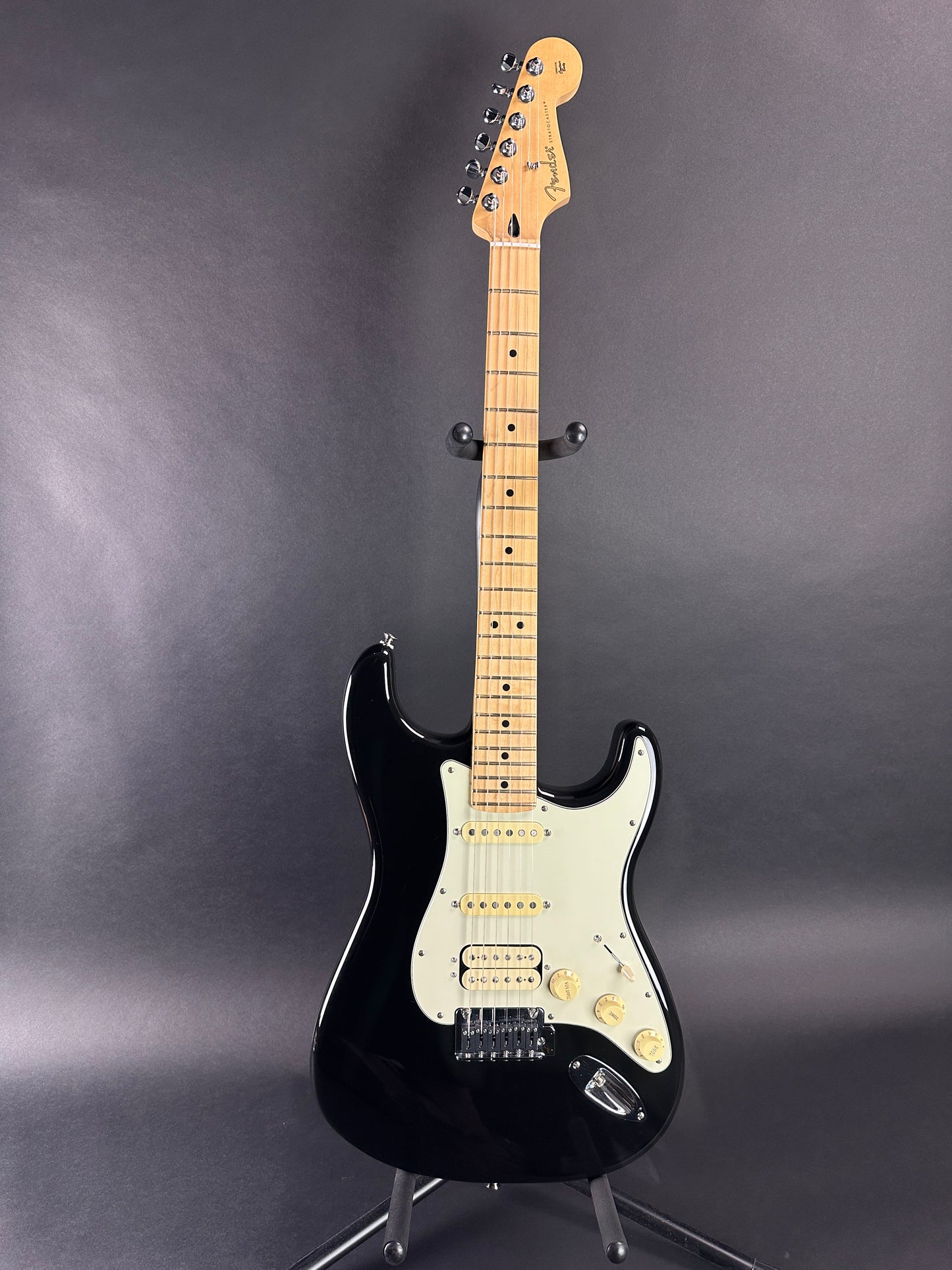 Full front of Used Fender Special Edition Player Strat Black.