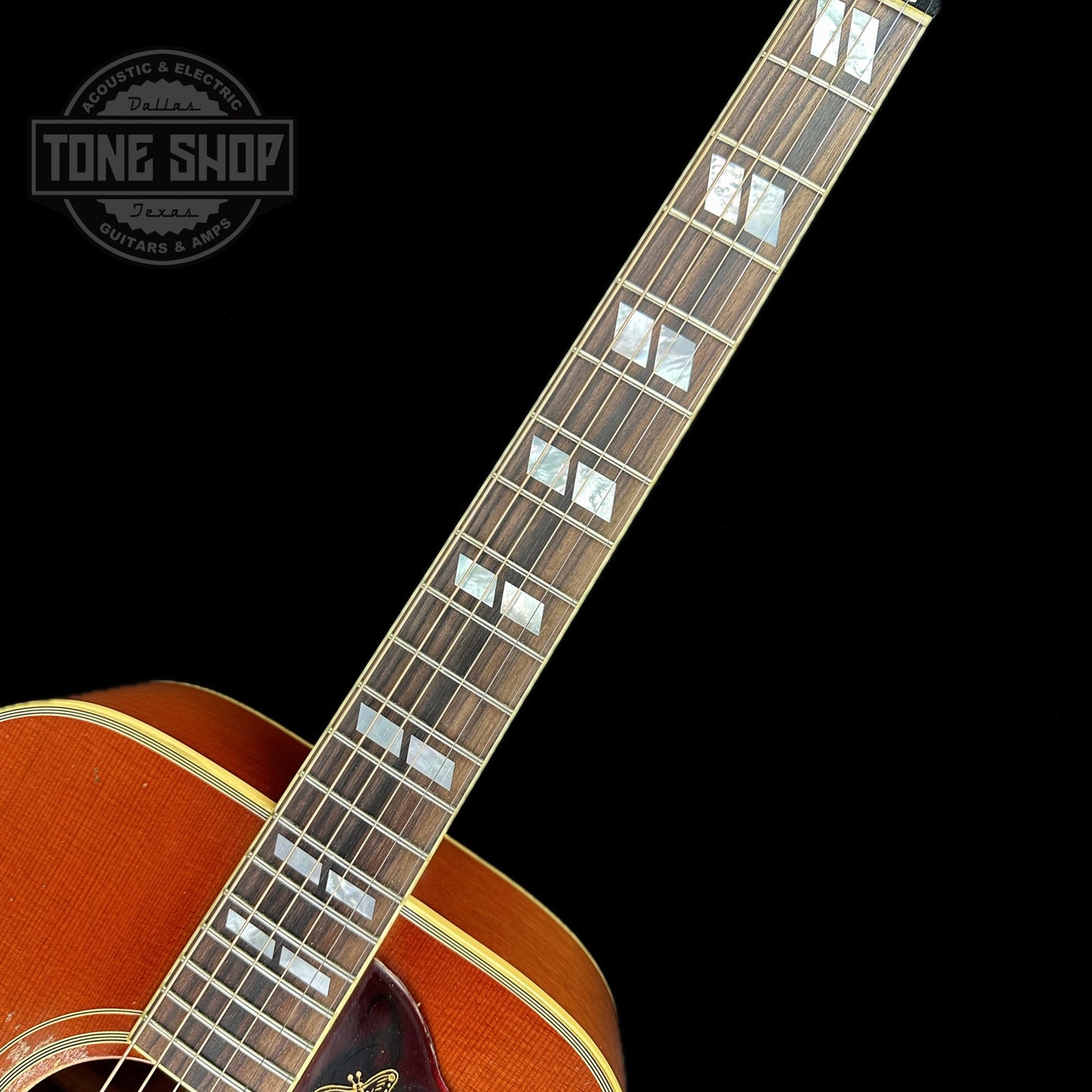Fretboard of Gibson Acoustic 1960 Hummingbird Murphy Lab Light Aged Heritage Cherry Sunburst.