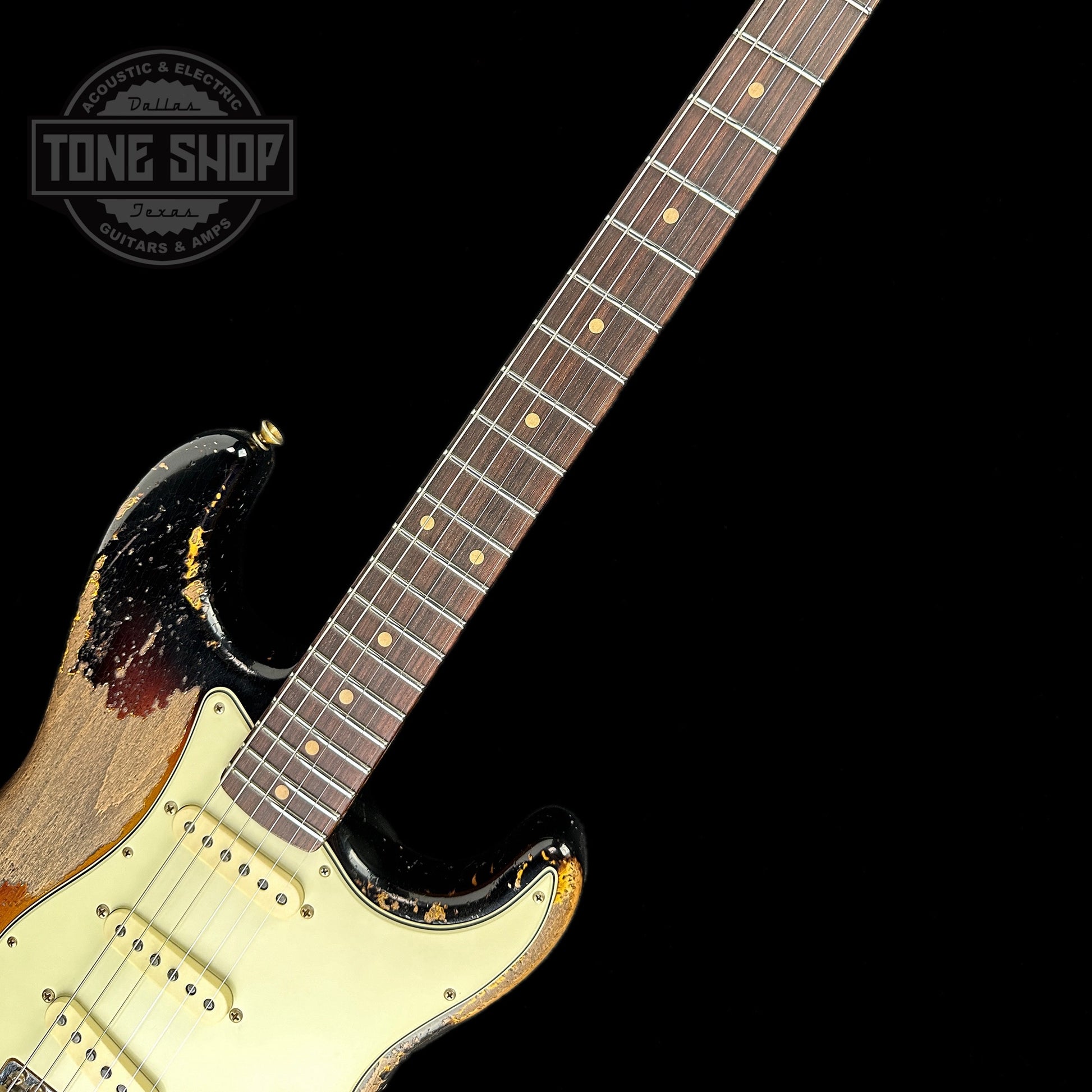 Fretboard of Fender Custom Shop Limited Edition 61 Bone Tone Strat Super Heavy Relic Super Faded Aged 3 Color Sunburst.