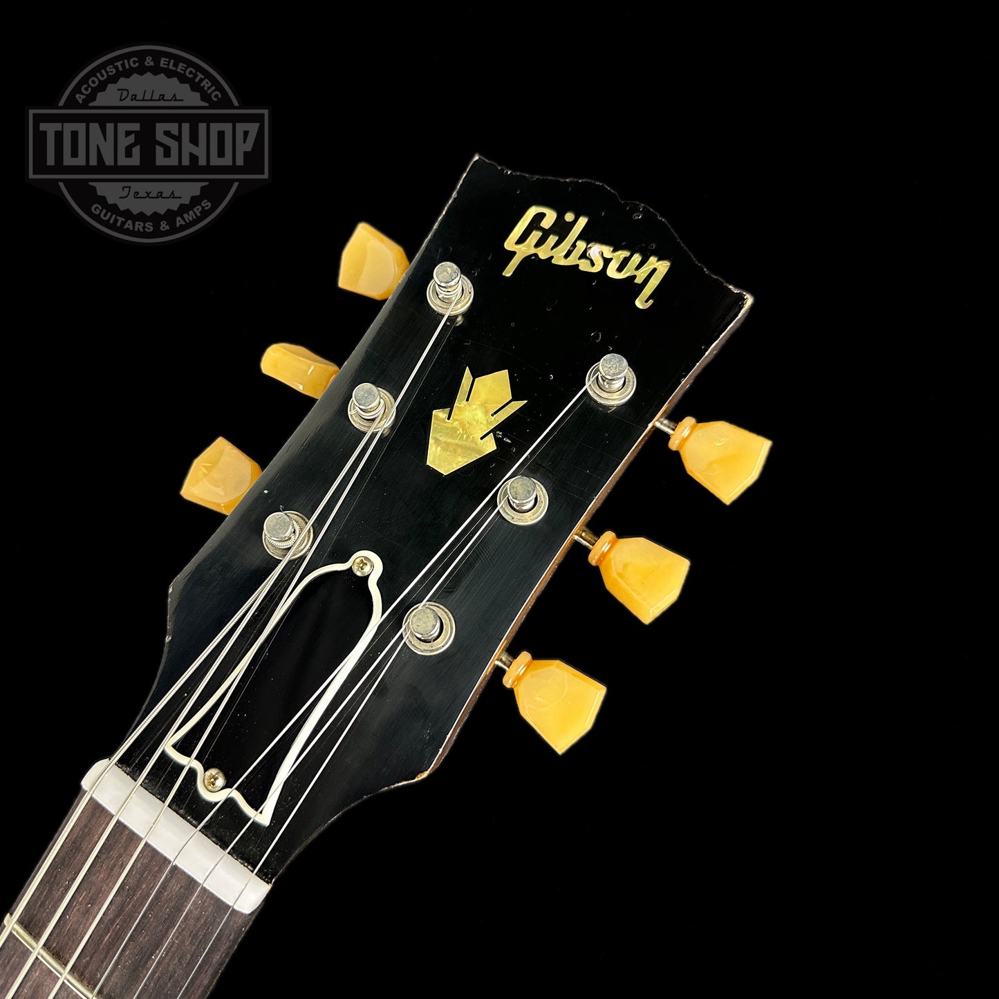 Front of headstock of Gibson Custom Shop 1958 ES-335 Faded Tobacco Sunburst Murphy Lab Heavy Aged Limited.