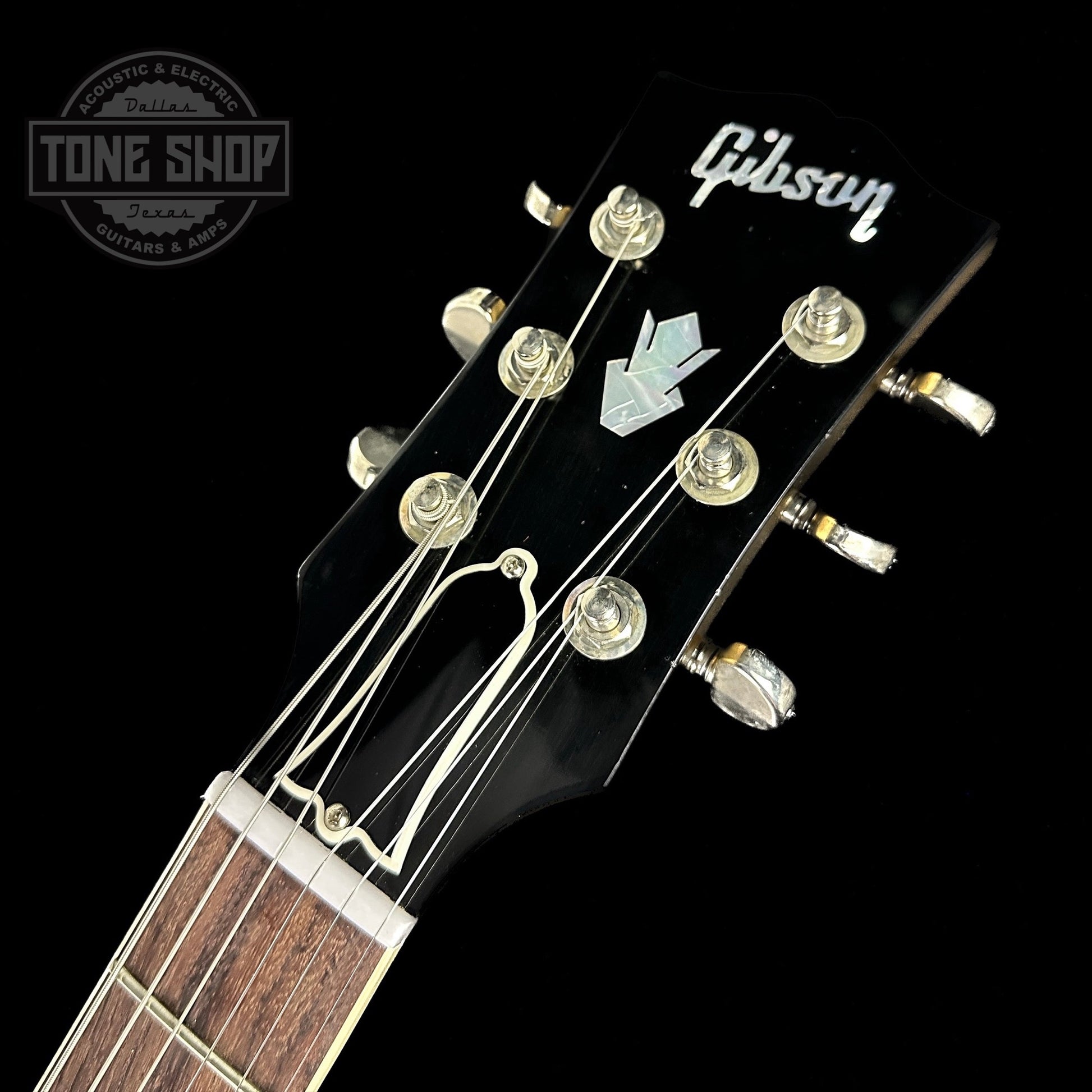 Front of headstock of Gibson Custom Shop M2M 1964 ES-335 Reissue Double Gold w/Black Stinger Murphy Lab Ultra Light Aged.