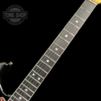 Fretboard of Fender Custom Shop Limited Edition '67 Hss Strat Heavy Relic Aged Black.