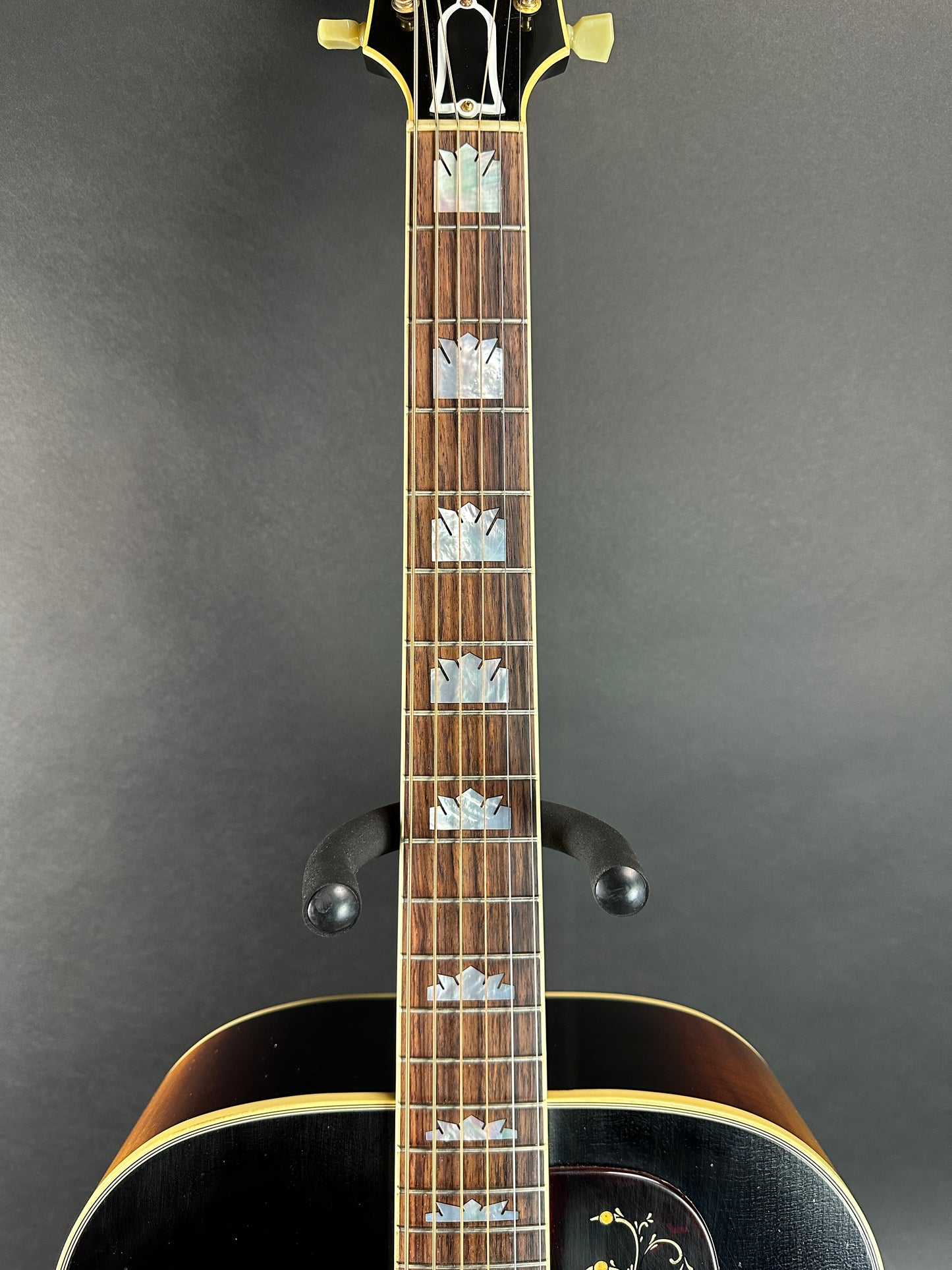 Fretboard of Used 2024 Gibson 1957 SJ-200 Murphy Lab Light Aged Vintage Sunburst.