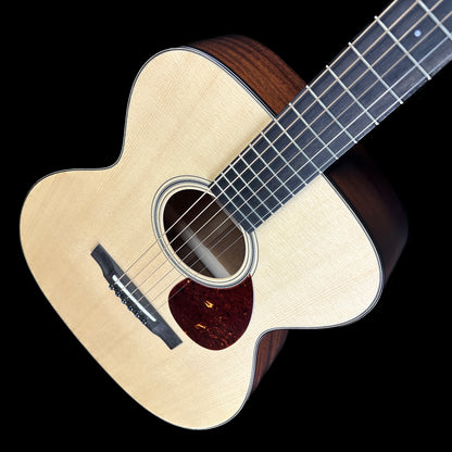 Front angle of Collings OM1.