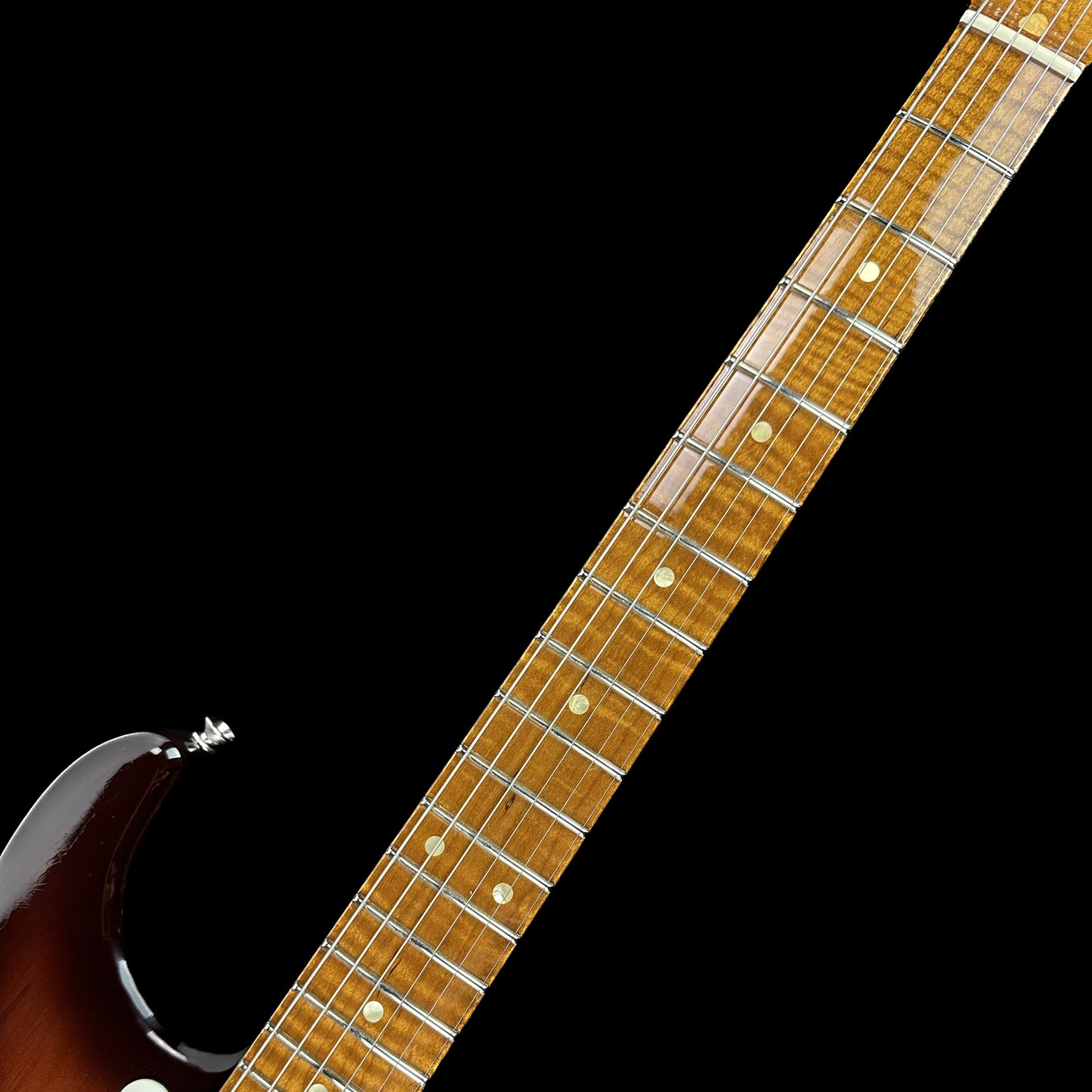 Fretboard of Fender Custom Shop Limited Edition Roasted Pine Chocolate 2 Tone Sunburst.