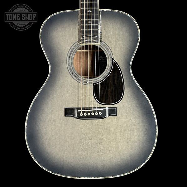 Front of Martin OM-45 John Mayer Platinum Anniversary  Platinum Gray Burst.