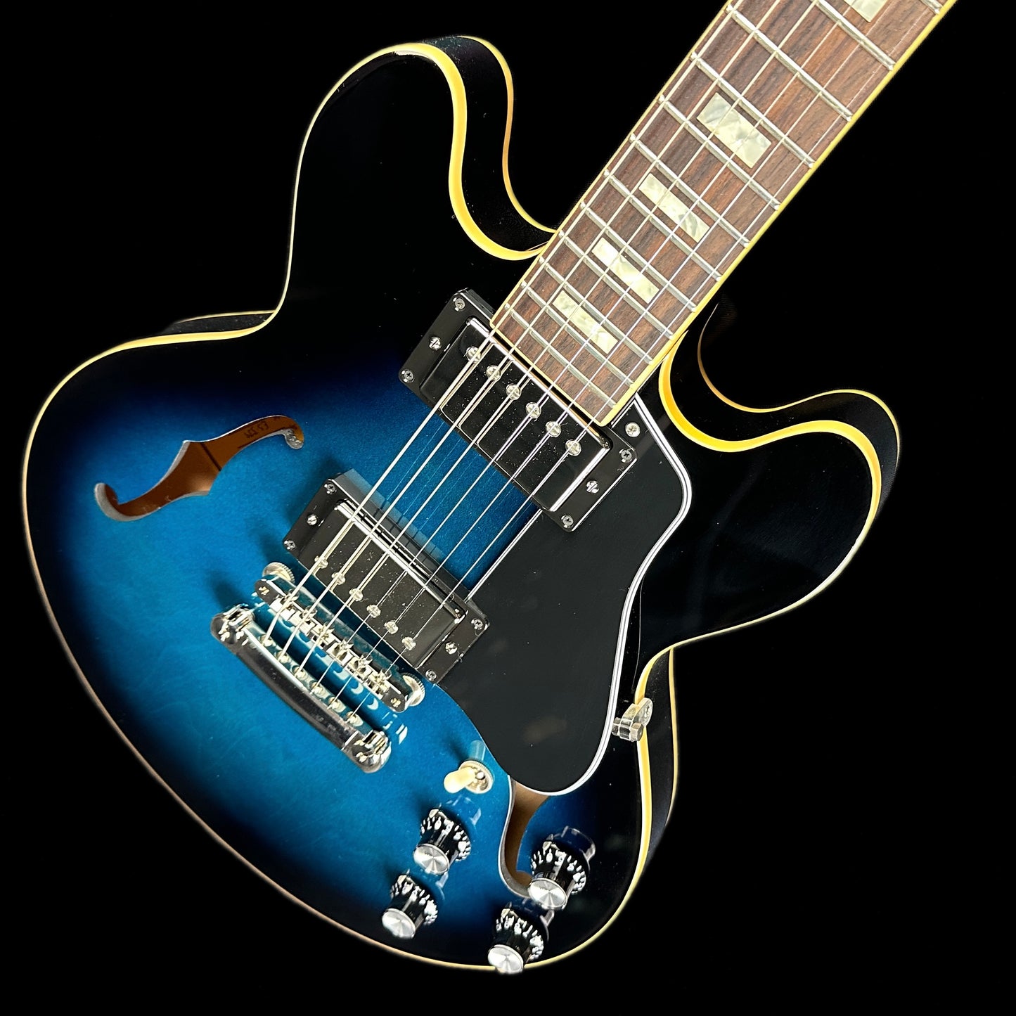 Front angle of Used 2018 Gibson ES-339 Blueburst.