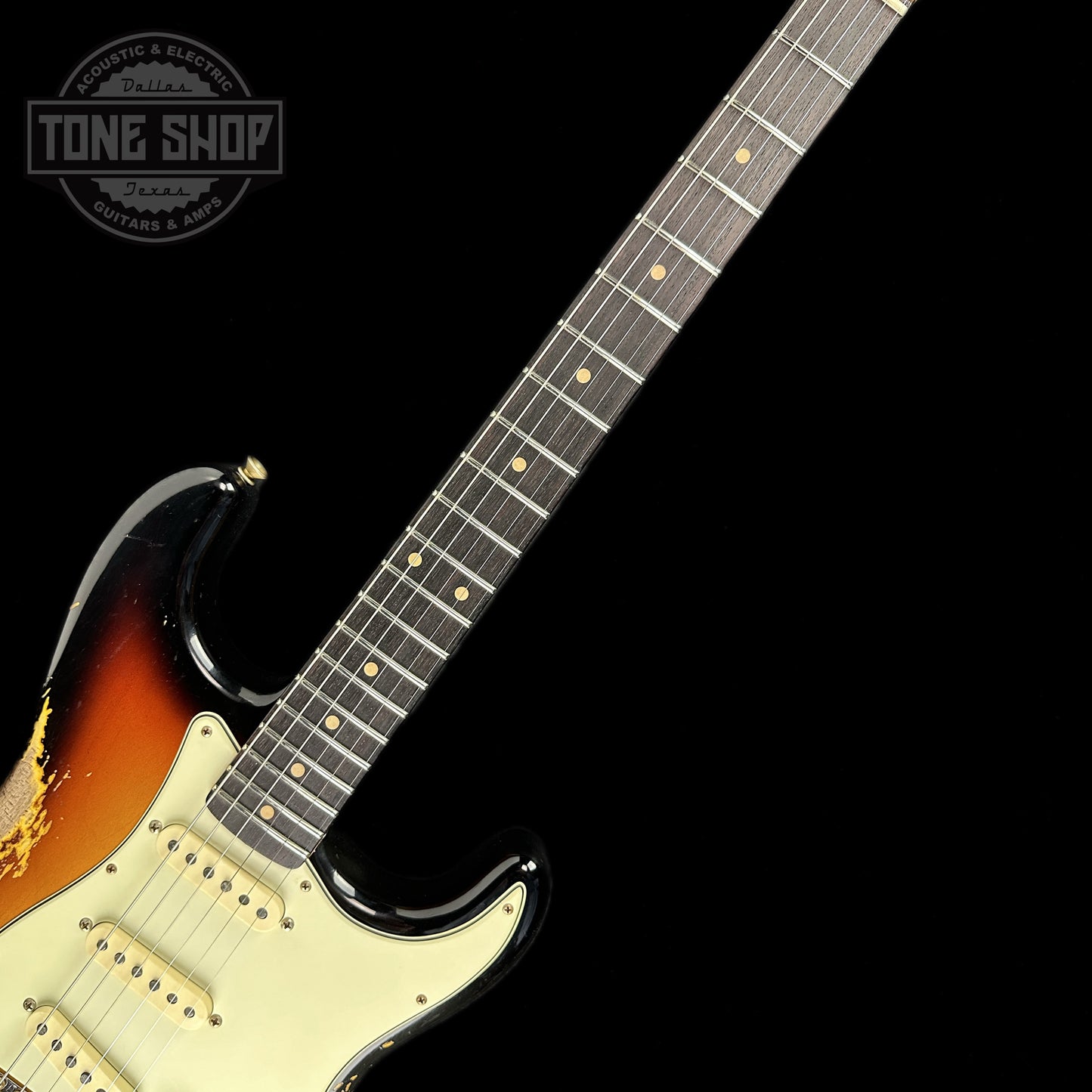 Fretboard of Fender Custom Shop 2023 Collection 60 Strat Heavy Relic Faded Aged 3 Color Sunburst.