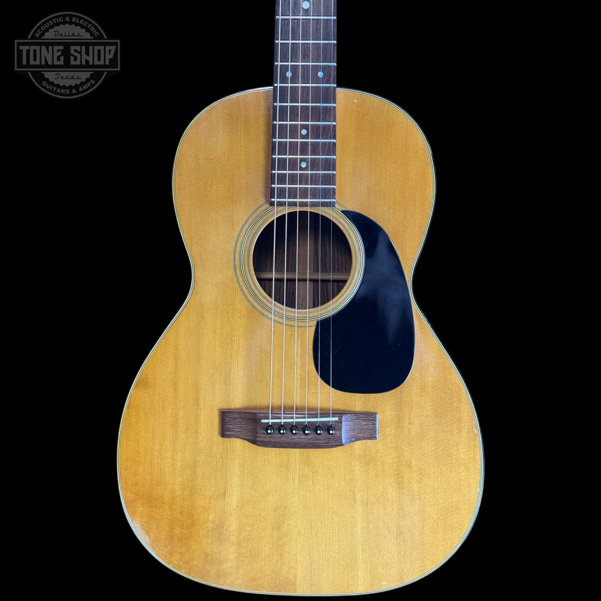 Front of Vintage 1971 Martin OO-21 Natural.