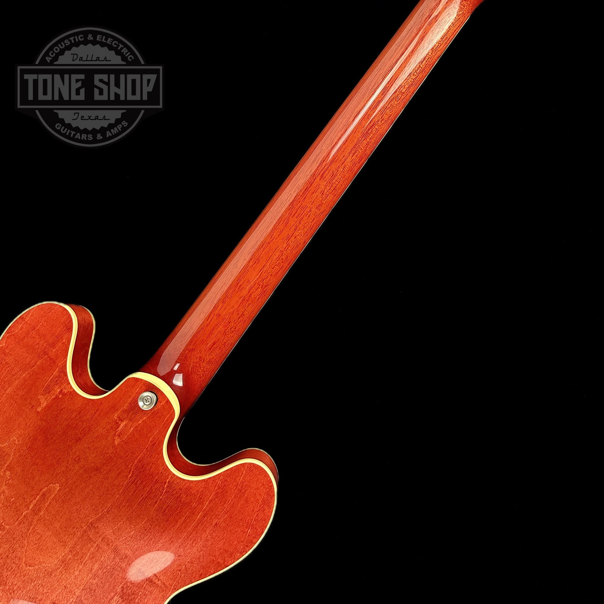 Back of neck of Collings I35-LC Vintage Faded Cherry.