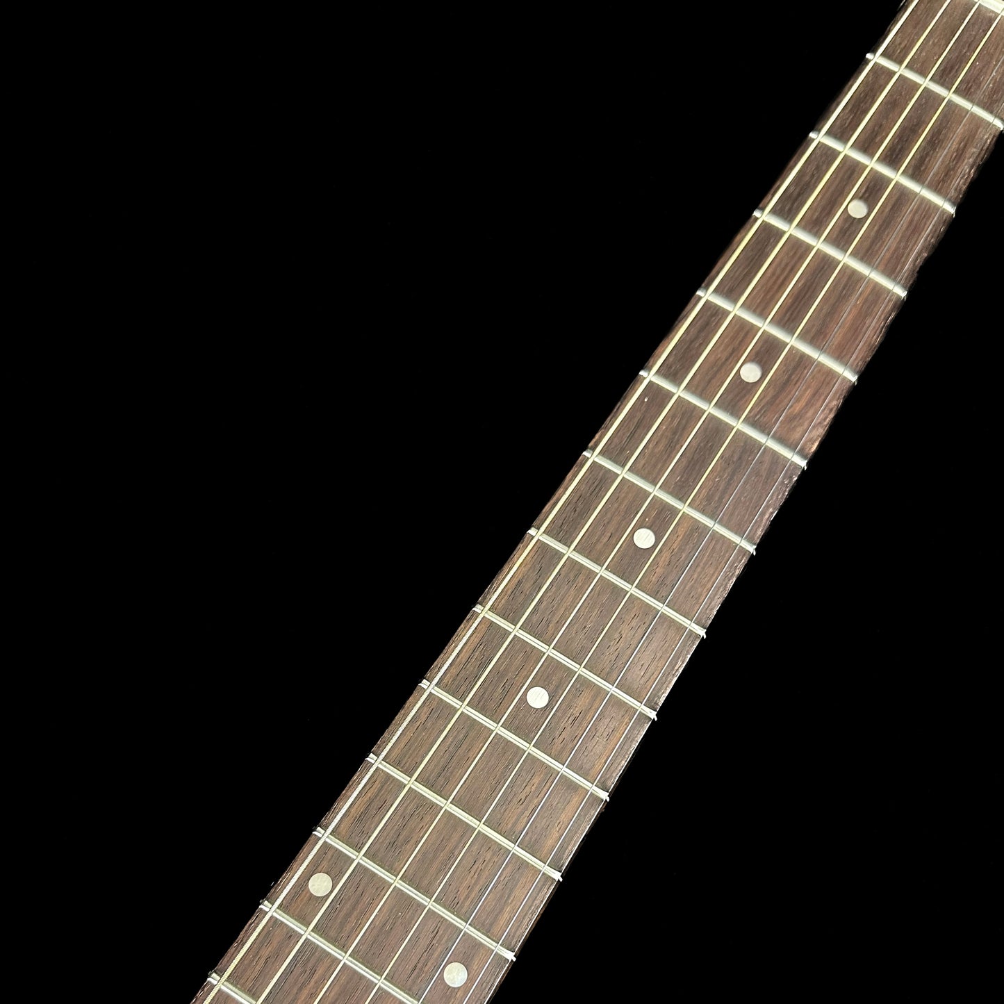 Neck of Used Art & Lutherie Legacy Tennesse Red.