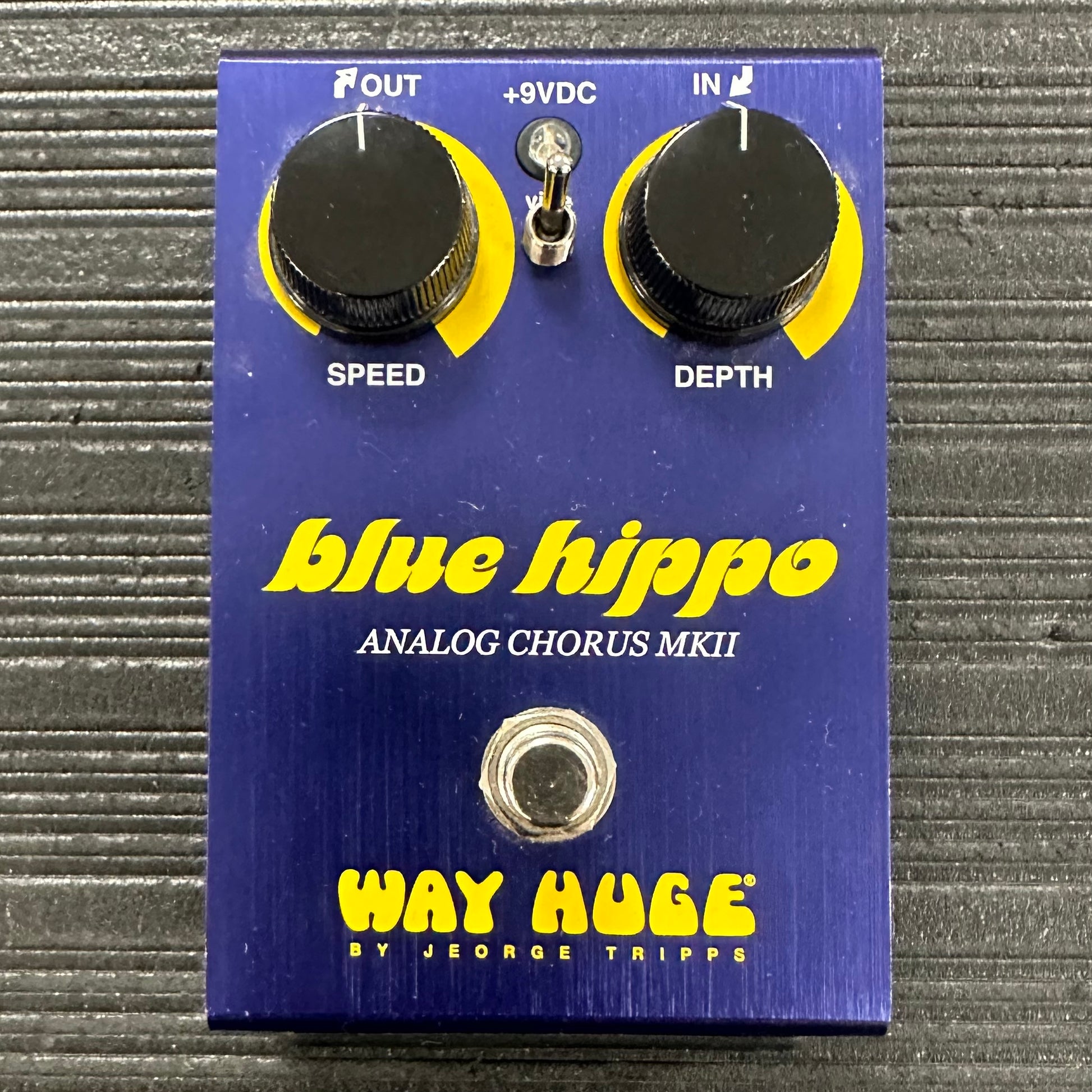 Used War Huge Blue Hippo Analog CHorus MKII TSS4462 – Tone Shop 