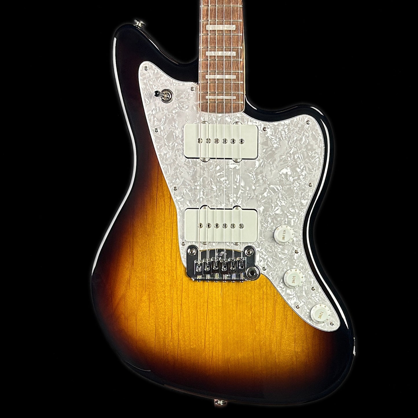 Front of body of G&L USA Doheny Tobacco Sunburst.