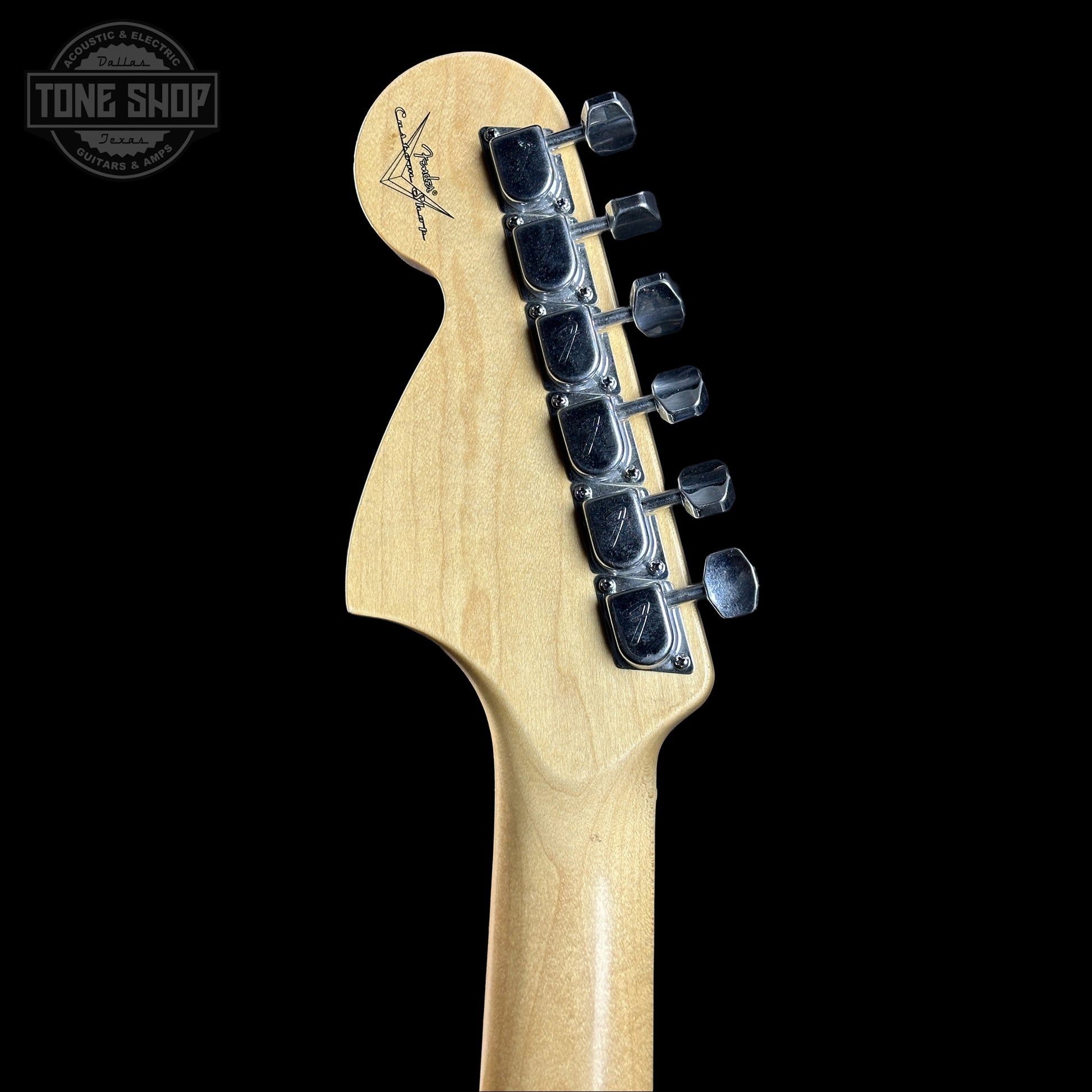 Back of Fender Custom Shop 1969 Stratocaster Journeyman Relic Chocolate 3 Tone Sunburst CZ588710 headstock.