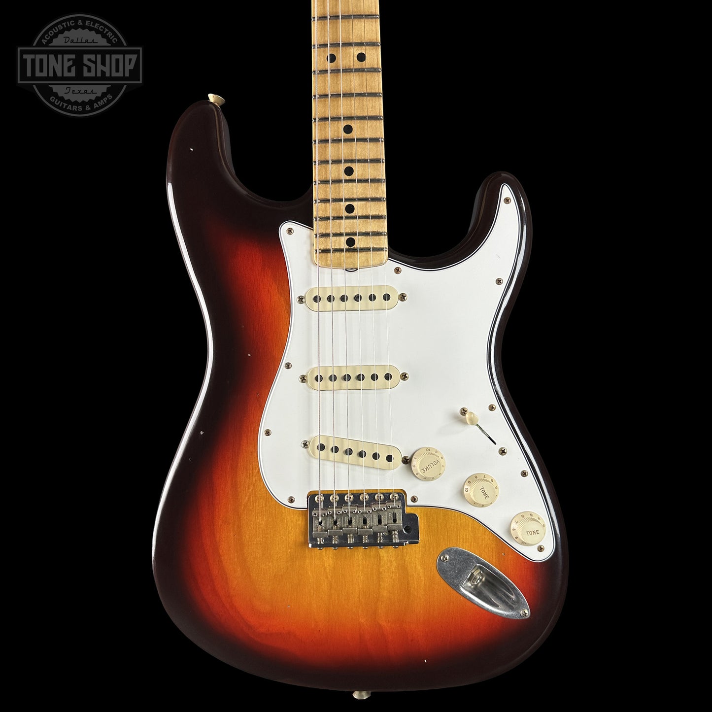 Front of Fender Custom Shop 1969 Stratocaster Journeyman Relic Chocolate 3 Tone Sunburst CZ588710.