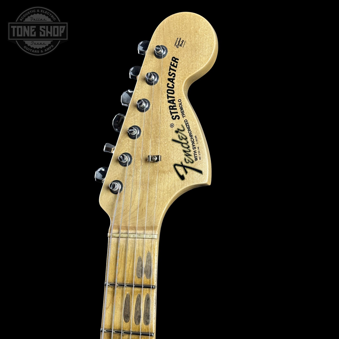 Headstock of Fender Custom Shop 1969 Stratocaster Journeyman Relic Vintage White CZ588694.
