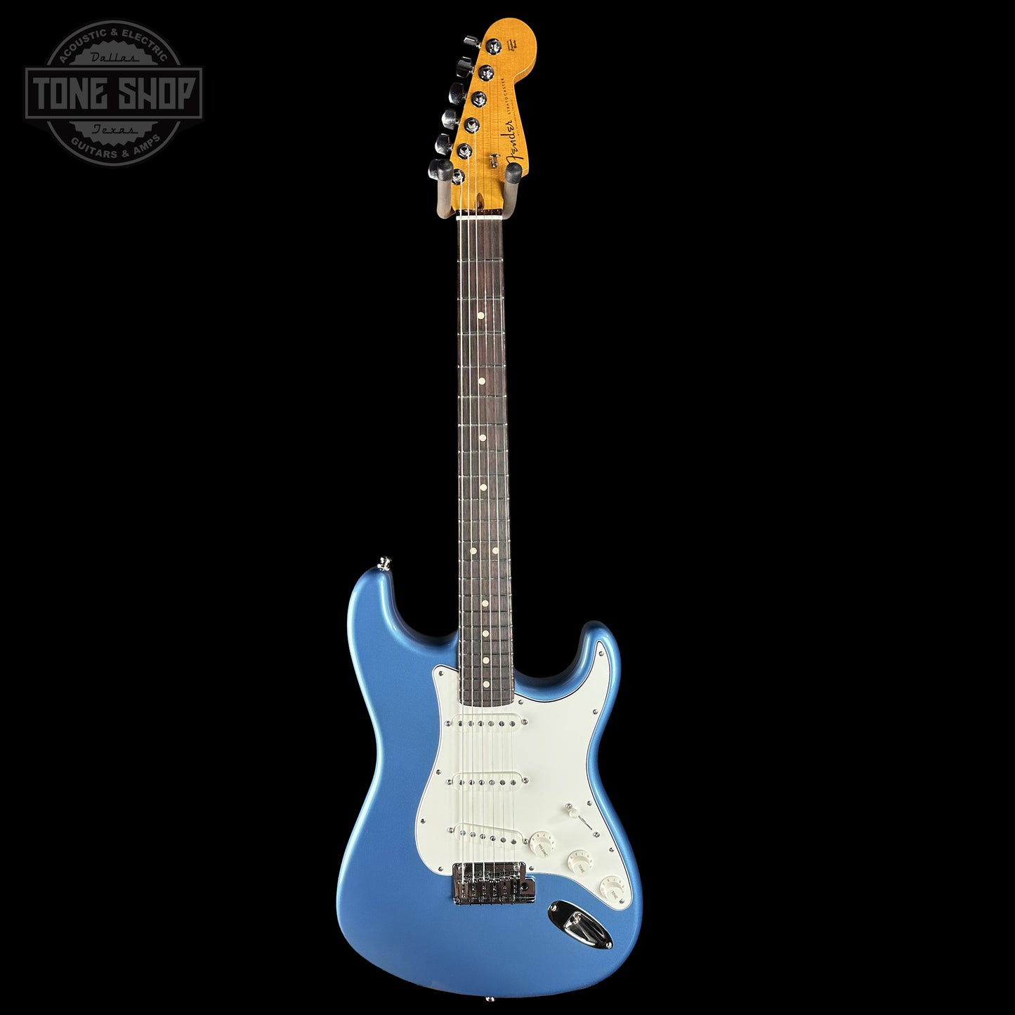 Full frontal of Fender Custom Shop Custom Deluxe Stratocaster NOS Aged Lake Placid Blue CZ589420.