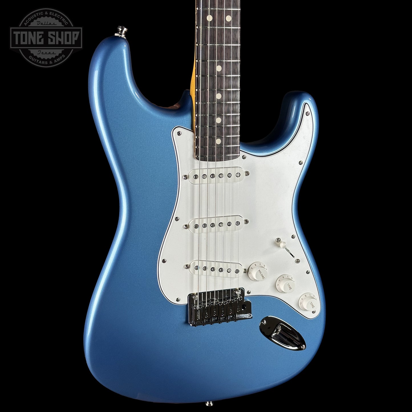 Front left angle of Fender Custom Shop Custom Deluxe Stratocaster NOS Aged Lake Placid Blue CZ589420.