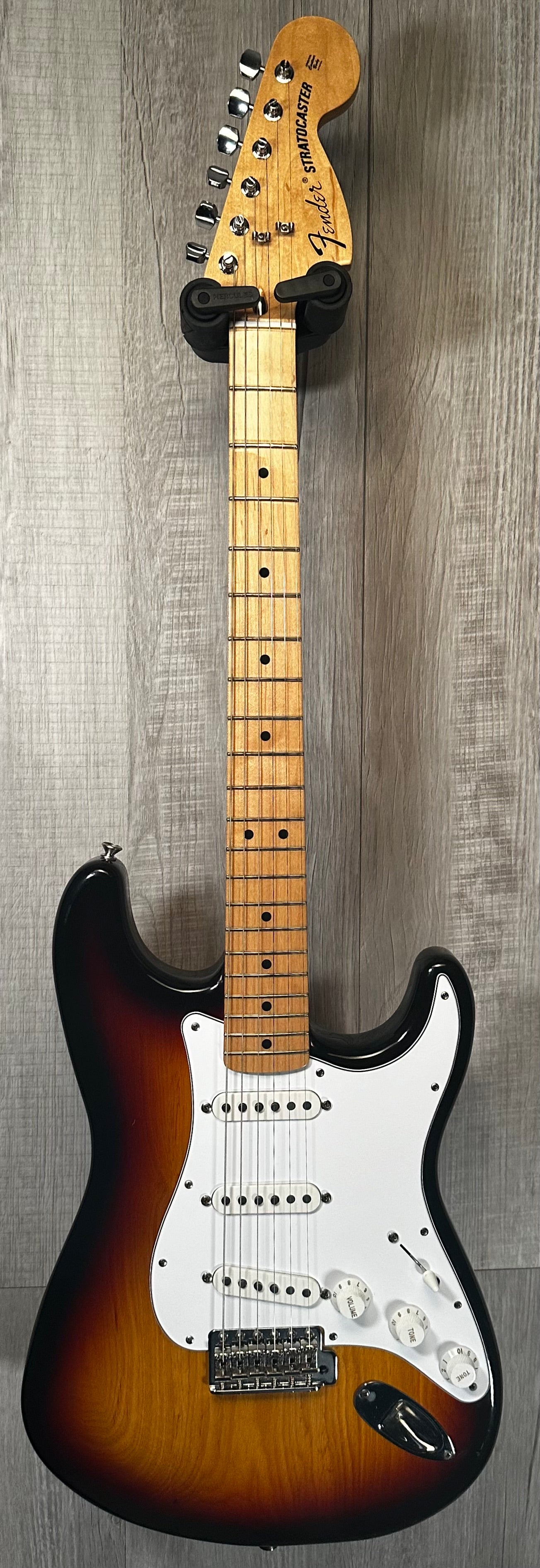 Front full body view of Used 2014 Fender 70s Stratocaster MN 3 Color Sunburst 