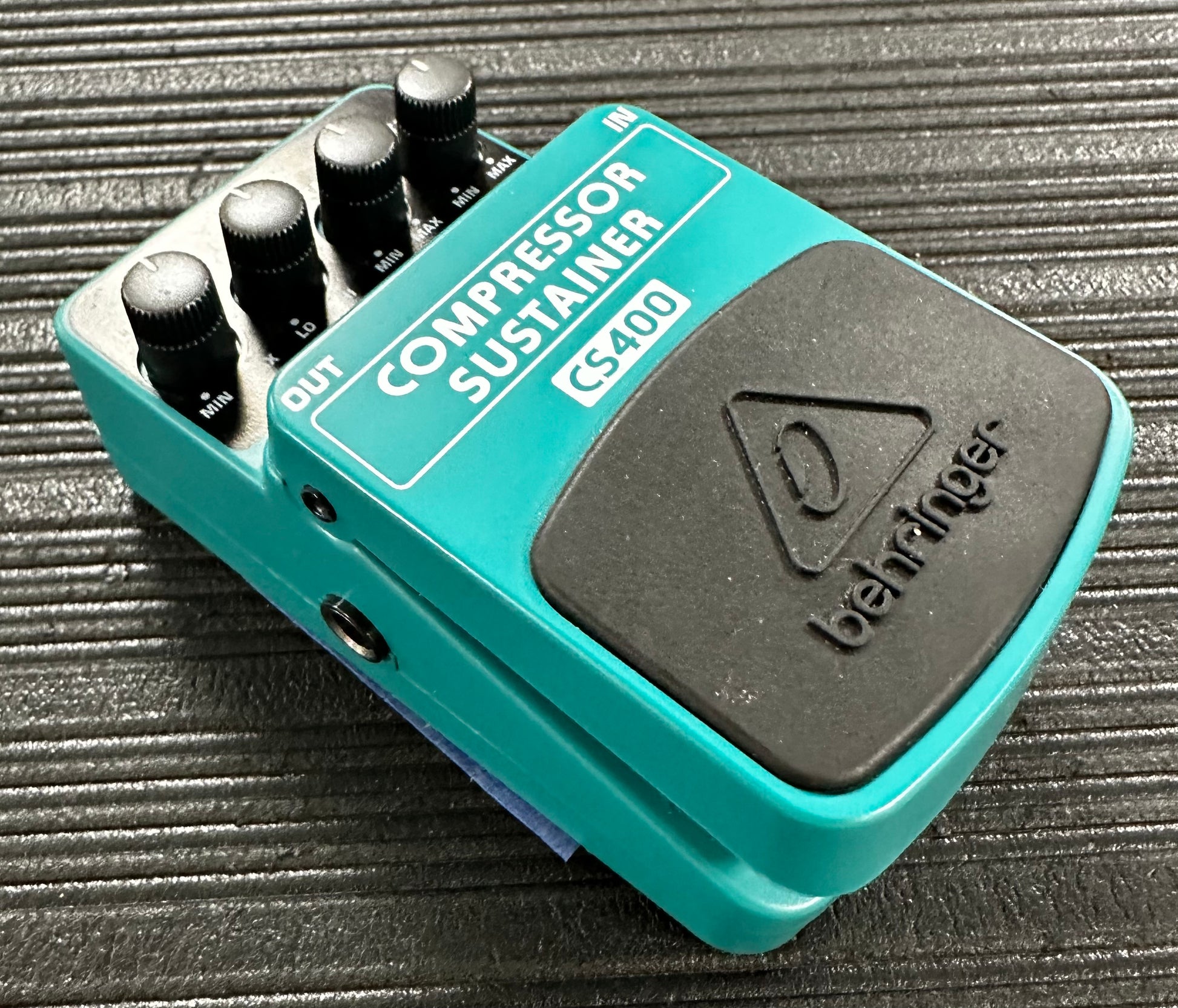 Side view of Used Behringer CS400 Compressor Pedal 