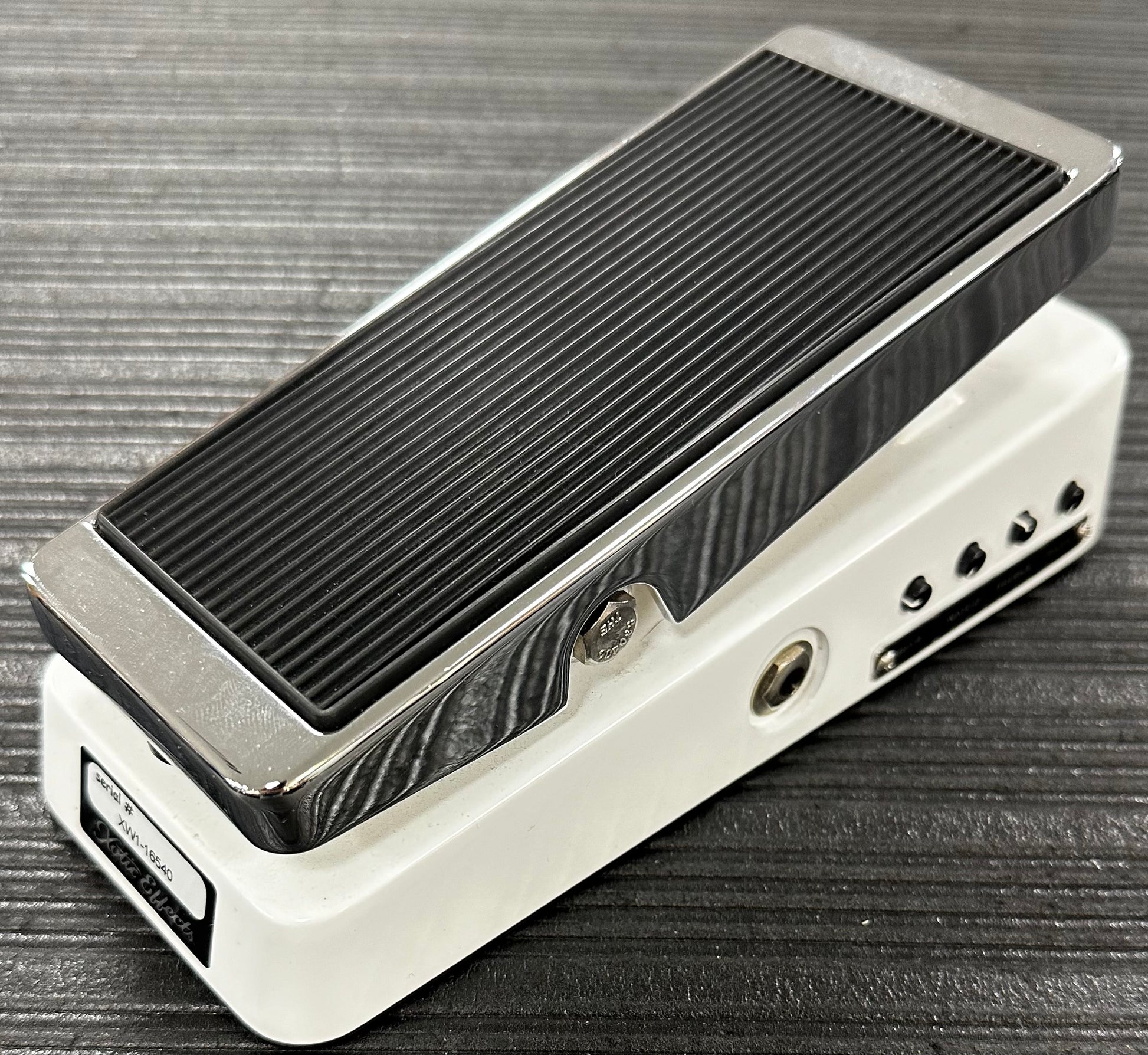 Side view of Used Xotic XW-1 Wah Pedal w/box 