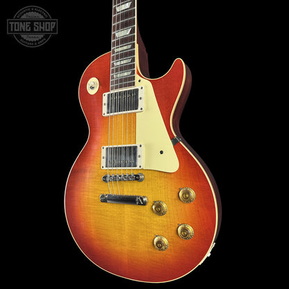 Front right angle of Gibson Custom 1959 Les Paul Sunrise Tea Burst Ultra Light Aged 933934 body.