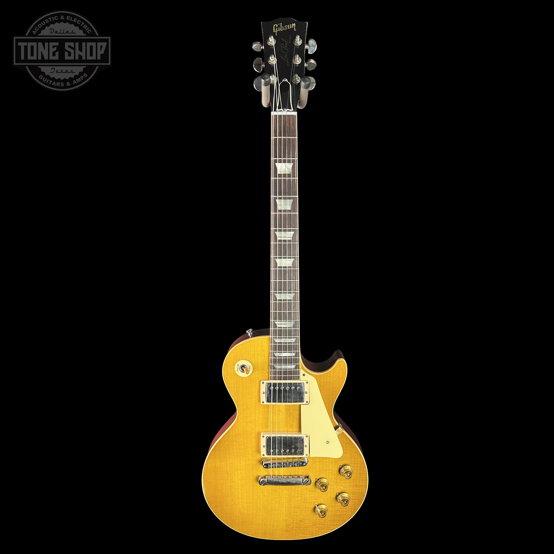 Full frontal of Gibson Custom Dealer Select 1958 Les Paul Chambered Lemon Burst Light Aged 841284.
