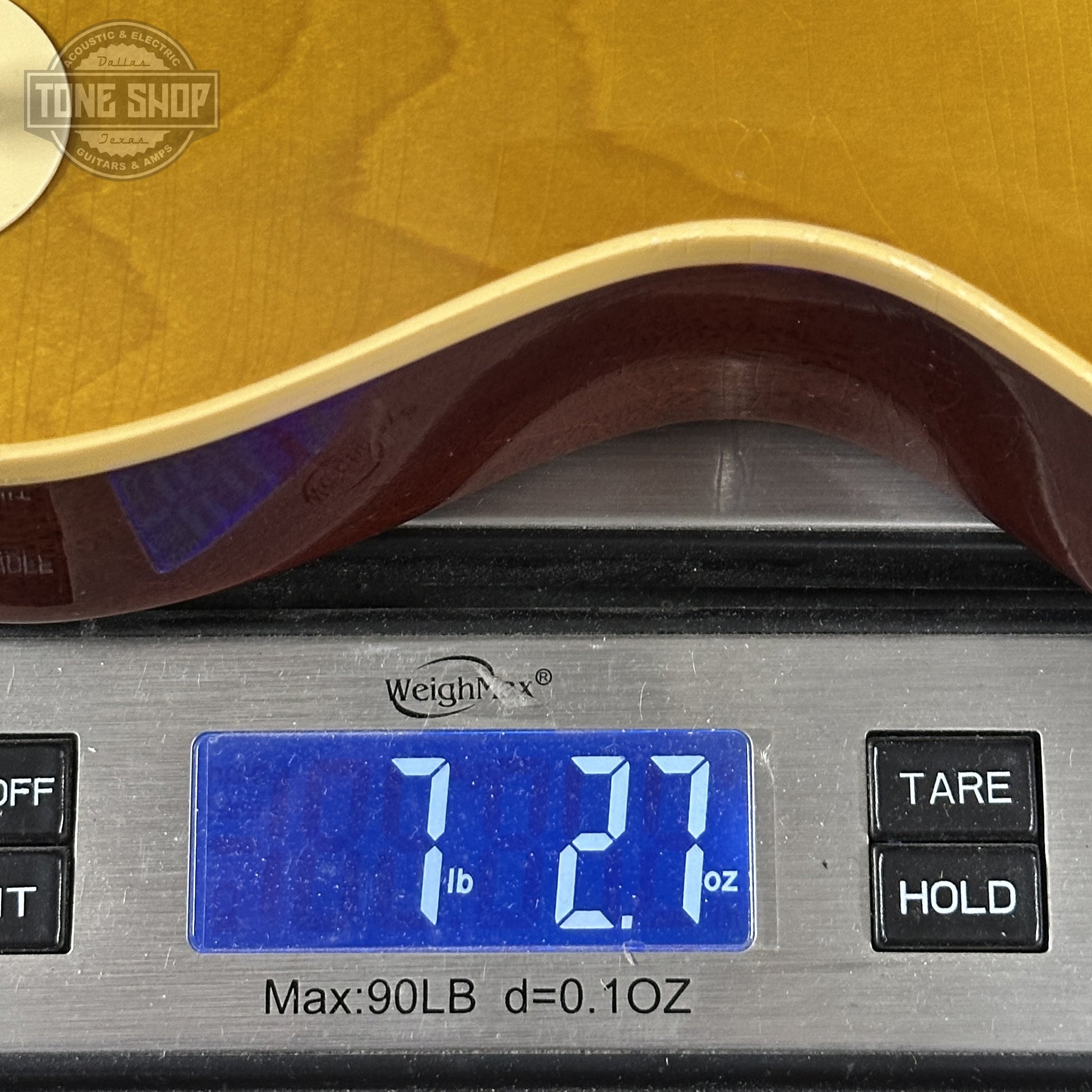 Weight of Gibson Custom Dealer Select 1958 Les Paul Chambered Lemon Burst Light Aged 84634.