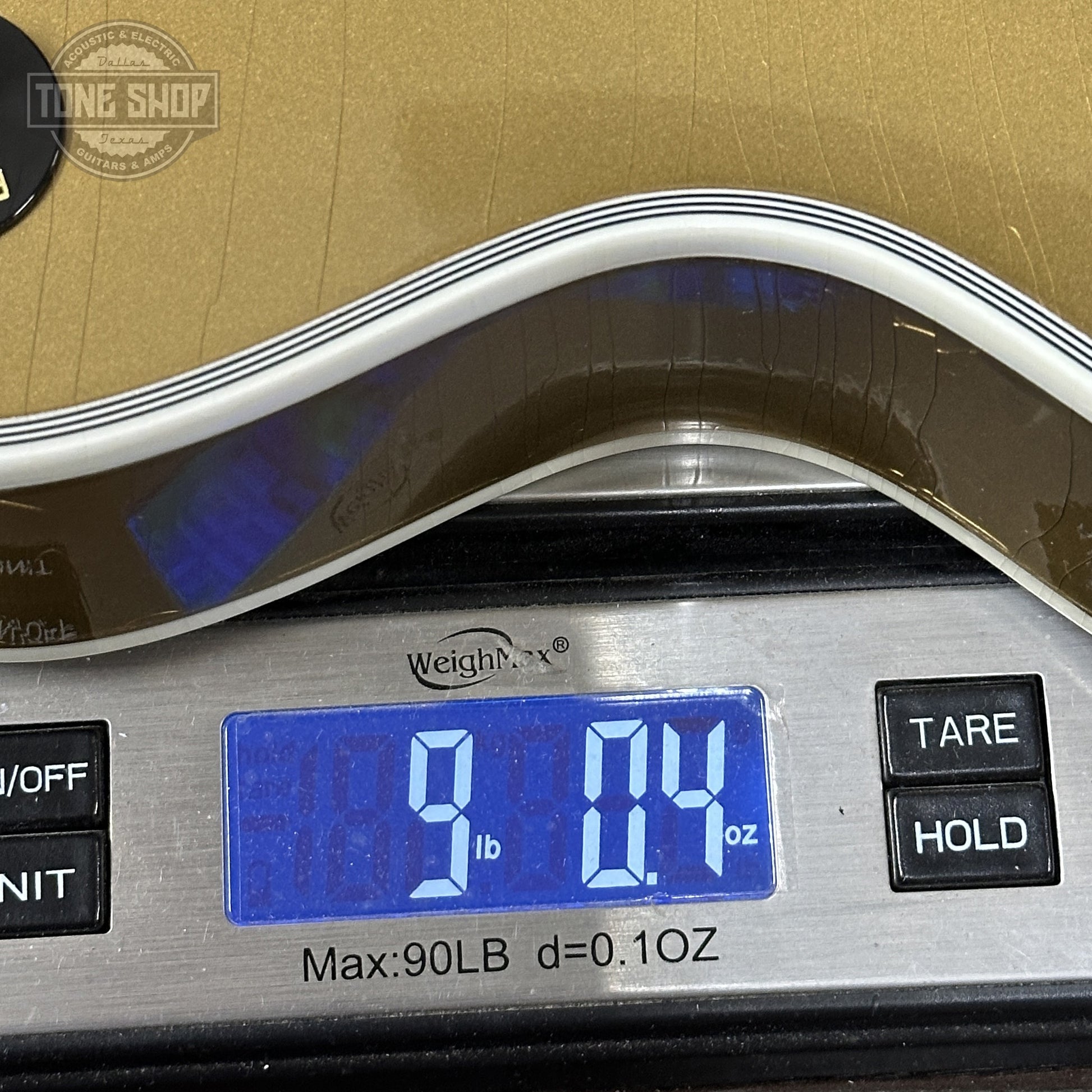 Weight of Gibson Custom Dealer Select Les Paul Custom Chambered Double Gold Ultra Light Aged.