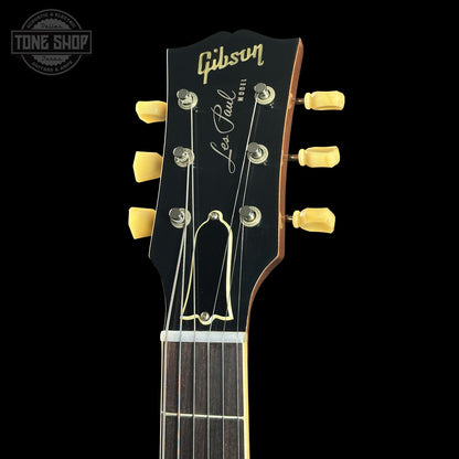 Headstock of Gibson Custom Shop Dealer Select Chambered 1957 Les Paul Standard Double Gold Murphy Lab Ultra Light Aged 751833.