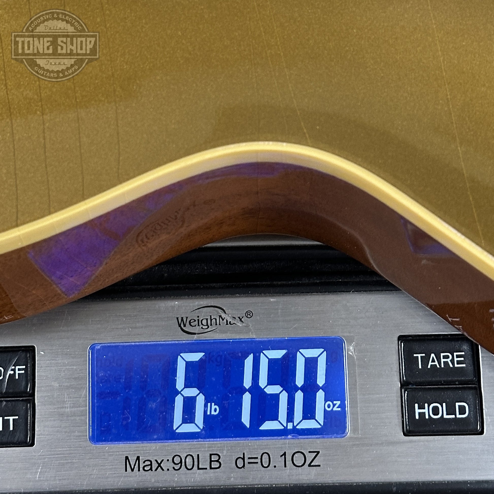 Weight of Gibson Custom Shop Dealer Select Chambered 1957 Les Paul Standard Double Gold Murphy Lab Ultra Light Aged 751833.