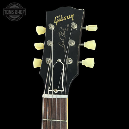 Headstock of Gibson Custom Dealer Select 1956 Les Paul Chambered Goldtop Aged 64498.