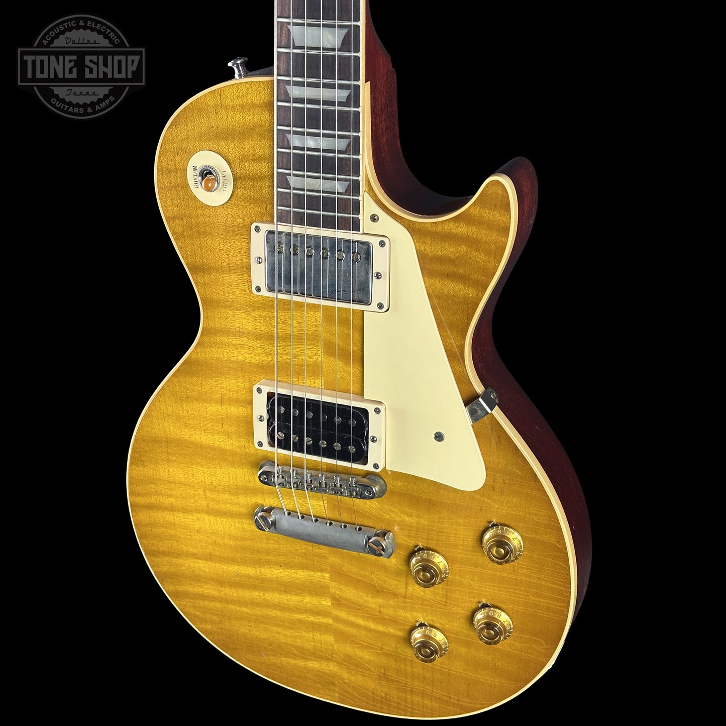 Front right angle of Gibson Custom Dealer Select 1959 Les Paul Chambered Lemon Burst Light Aged 941685.